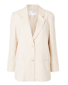 Esta blazer en color blanco roto es una pieza versátil y sofisticada que no debería faltar en tu armario. Ideal para todo tipo de ocasiones, desde eventos formales como bautizos y comuniones hasta planes del día a día o looks de oficina, esta blazer es una elección ideal para cualquier situación. Te recomendamos comprar tu talla habitual. Recuerda que tanto los envíos como los cambios y devoluciones son gratuitos. ¡No dudes más, y hazte con ella! Off White Blazer, Shoes Flats Sandals, Day Plan, White Blazer, Overall Dress, Surprise Gifts, Dress Accessories, Shapewear, Formal Event