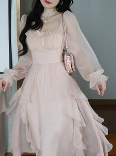 Korean Style Chiffon Dress Soft Pink Long Dress, Soft Ethereal Aesthetic Outfits, Aesthetic Pink Dress, Summer Gown, Pink Chiffon Dress, Party Midi Dress, Vestidos Retro, Pastel Dress, Flare Sleeve Dress