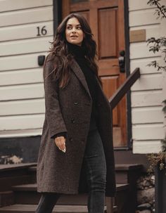 Warm, classic, and refined, the Pop Coat is our take on the classic wool overcoat. Heavy weight and long, it'll keep you as warm as it does iconic, with a double-breasted lapel and deep pockets. Wear it with date-night attire, or whatever you throw on to go to the store. The Pop Coat is an instant glow-up. Business Casual Coats & Jackets, London Style Women Winter, Wolf And Badger Fashion, Classic Wool Coat, Winter Corporate Fashion, Long Wool Coat Outfit, Dark Academia Winter Outfit, Peacoat Womens Outfit, Western Fall Fashion