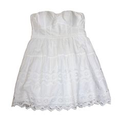 This sweet and stylish vintage babydoll from American Eagle Outfitters is the perfect addition to any summer wardrobe. Made from 100% cotton with an eyelet detailing, it features a flattering sweetheart neckline and a comfortable strapless design that's fully lined and stretchy at the back. Perfect for a wedding, holy communion, baby shower, dinner date, party or varies casual occasions, this dress is both breathable and machine washable. Available in size 14 (M/L), the dress has a total length Weather Design, White Babydoll Dress, Dress Y2k, Y2k Summer, Stylish Summer Outfits, Cotton Sundress, White Eyelet, Early 2000s, Summer Cotton