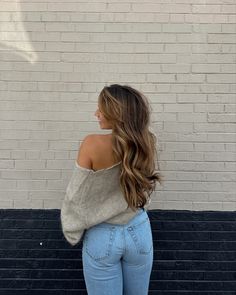 honey blond curtain bangs medium length hair layers hair inspo Highlights Curtain Bangs Brown Hair, Curtain Bangs Layers, Bangs Layers, Sunkissed Hair Brunette, Dark Brown Hair Balayage, Honey Brown Hair, Brown Balayage, Brown Highlights