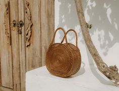 Round Rattan Bag Bucket Net Woven Bag Beach Bag Boho Purse - Etsy French Market Bag, Rattan Handbags, Basket Purse, Wicker Purse, Boho Purse, French Market, Straw Handbags, Rattan Bag, Boho Purses