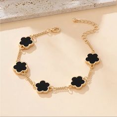 Exquisite Lucky Flower Design Anklet Alloy Jewelry Elegant Vacation Style For Women Beach Anklet Trendy Black Flower-shaped Jewelry, Chic Black Jewelry For The Beach, Black Flower Jewelry For Summer, Black Casual Jewelry For Spring, Casual Black Jewelry For Spring, Jewellery Elegant, Elegant Anklet, Lucky Flower, Beach Anklets