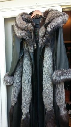 Leather Fur Coat, Fur Costume, Viking Clothing, Black Fox, Fur Clothing, Concept Clothing, Fantasy Costumes, Fantasy Dress, Fantasy Clothing