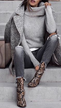 Fall and winter fashion Inspo. coats  that are chic and easy to wear for mom life 10 Winter Outfits, Trendy Winter Fashion, Fall Fashion Coats, Casual Chic Outfits, Print Boots, Casual Chic Outfit, Snakeskin Print, Casual Winter Outfits