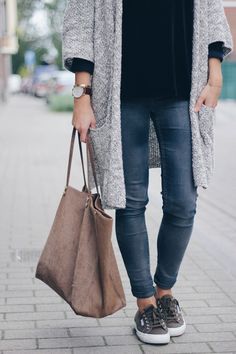 khaki superga sneakers Sneakers Outfit Casual, Sneaker Outfits, Winter Stil, Cardigan Fashion