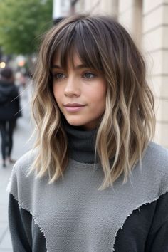 Fall 2024 Hair Cuts Medium, Haircut For 30s Woman, Balayage Hair Curtain Bangs, Hair Trends 2024 Fall, Current Hairstyles 2024, Messy Long Bob Hairstyles, Hair Colour Trend 2024, Hair Colour 2024 Trends, Trendy Hairstyles 2024