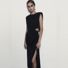 Size M Sleek Black Midi Dress With Side Slits, Black Sleek Midi Dress With Side Slits, Elegant Black Mini Dress With Side Slits, Black Sleeveless Midi Dress For Dinner, Black Sleeveless Dress With Side Slits, Black Midi Dress With Side Slits For Formal Events, Chic Zara Dress With Side Slits, Chic Dresses With Side Slits For Night Out, Black Sheath Mini Dress For Dinner