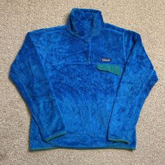 Patagonia Vintage Quarter Button Zip Fleece Jumper Pullover Teddy Fluffy Retro S.  Still has plenty of life left in it & NO stains!   Size: S  Measurements: Pit to pit: 19.5 inches Length (shoulder to bottom): 22 inches Sleeve: 23 inches   Message for quote on International Delivery.   Check out our other items and feel free to message us for more information :)   S7 Vintage Patagonia Fleece, Patagonia Vintage, Fleece Jumper, Vintage Pullover, Vintage Patagonia, Vintage Jumper, Vintage Pullovers, Patagonia Fleece, Pullover Outfit