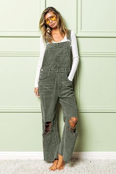 Mav Distressed Corduroy Overalls Casual Minimalist Wardrobe, Minimalist Wardrobe Essentials, Corduroy Overalls, Autumn Winter Fashion, The Weekend, Modern Style, Style Me, Boho Fashion, Fall Outfits