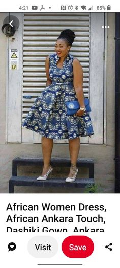 Kitenge Designs, African Dresses Modern, Afrikaanse Mode, African Fashion Modern, African Traditional Dresses, African Inspired Fashion, African Print Dresses, Blue Purse, Kitenge