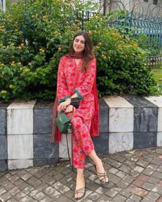 Daily Wear Dresses For Women Indian, Aaniat Khalid, Pakistani Cotton Suits, Style Outfits Summer, Summer Vibes Aesthetic, Aesthetic Summer Outfits, Designer Aesthetic, Casual Indian Fashion