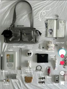 What's In My Bag Aesthetic, Bag Necessities, What Is In My Bag, Study Bag, Aesthetic Purse, What's In My Bag