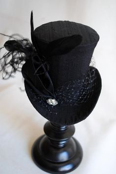 Black Mini Top HatGothic Mini Top Hat with VeilVictorian | Etsy Top Hat With Veil, Hat Tree, Hat With Veil, Mini Hat, Mini Top Hat, Elegant Gothic, Vintage Woman, Wedding Fascinators, Cocktail Hat