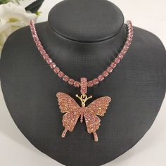 Stunning Pink Rhinestone Necklace! Pink Clavicle Chain Rhinestone Necklace, Pink Rhinestone Clavicle Chain Necklace, Rose Gold Rhinestone Necklace For Party, Rose Gold Crystal Necklaces With Rhinestones, Pink Rhinestone Necklace With Bling For Gift, Pink Rhinestone Bling Necklace For Gift, Rose Gold Rhinestone Crystal Necklaces, Pink Rhinestone Bling Necklace Gift, Rose Gold Crystal Necklace With Rhinestones