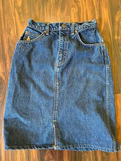 "Skirt has a 25\" waist and is 23\" long Has a small imperfection as shown Please feel free to message us with your questions B" Hunt Club, Womens Skirts, 90s Denim, Denim Skirt, Denim Shorts, Im Not Perfect, Feel Free, Womens Shorts, Skirt