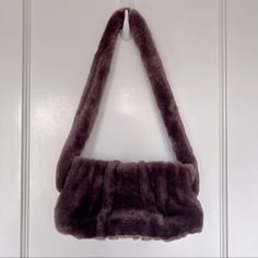 Shoulder Bag From Elleme In A Mauve Teddy Shearling. Gathered Magnetic Opening, Made In Italy. Winter Evening Shoulder Bag With Faux Fur Lining, Winter Evening Bag In Faux Fur, Winter Evening Bags In Faux Fur, Elegant Winter Shoulder Bag With Faux Fur Lining, Winter Evening Bags With Faux Fur, Rectangular Faux Fur Evening Bag, Evening Rectangular Bag With Faux Fur Lining, Brown Faux Fur Rectangular Shoulder Bag, Color Purple