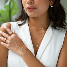 Upgrade your look with this stylish Mariner Anchor chain, perfect for layering or rocking on its own. The faceted texture adds just the right amount of sparkle to any outfit.Gold Vermeil 1.6mm Faceted Mariner Anchor Chain #011G Knots Jewelry, Jewelry Gift Guide, Hamsa Charm, Anchor Chain, Moms Bracelet, Choker Pendant, Studded Necklace, Gold Statement Ring, Nose Jewelry