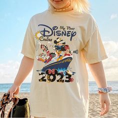 Disney Crew Neck T-shirt For Summer, Disney Summer T-shirt With Letter Print, Summer Disney T-shirt With Letter Print, Disney Letter Print T-shirt For Summer, Disney Summer Shirt With Letter Print, Casual T-shirt For Disney Fan Events In Summer, Disney T-shirt For Summer Fan Events, Mickey Mouse Shirt For Disney Fan Events In Summer, Disney Character Print Summer Shirt