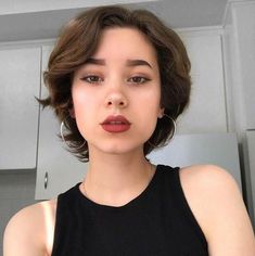 Kort Pixie, Short Hair Cuts For Round Faces, Short Brown Hair, Olivia Culpo, Short Hair Styles For Round Faces, Cute Hairstyles For Short Hair