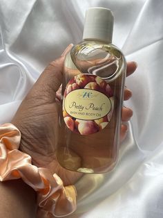 Pretty Peach Body Oil Peach Hibiscus, Pineapple And Coconut, Tamanu Oil, Body Creams, Fresh Pineapple, Perfume Collection Fragrance, Shower Skin Care, Body Smells, Hair Do