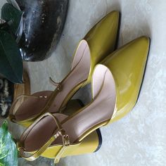 Pointed Mid Toe Chunky Heels. Brand New Never Worn. Size 5 In A Lovely Bright Olive Green. Yellow Patent Leather Heels For Spring, Spring Patent Leather Court Shoes With Heel Strap, Yellow Court Shoes For Spring Party, Summer Patent Leather Court Shoes With Pointed Toe, Yellow Pointed Toe Court Shoes For Party, Yellow Pointed Toe Party Court Shoes, Chic Yellow Patent Leather Heels, Spring Patent Leather Heels With Pointed Toe, Olive Green Heels