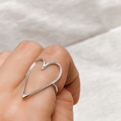 This Heart Outline Ring is the new trend and unique gift idea. This is the perfect gift for mothers day, wedding, anniversary, birthday, graduate student etc. we made this ring from 0.925 sterling silver or brass with gold, rose gold and silver finish.  ✅ INFO ABOUT THIS ITEM: Material: Sterling Silver 925 / Gold Finish Over Sterling Silver 925 / Rose Gold Finish Over Sterling Silver 925 / Silver Finish Over Brass / Gold Finish Over Brass / Rose Gold Finish Over Brass ✅ CUSTOMIZATION INSTRUCTION Drawing Heart, Xmas Gifts For Her, Open Heart Ring, Line Art Drawing, Heart Outline, One Line Art, Silver Heart Ring, Pendant Heart, Trendy Ring