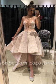 Suchen Sie online nach den neuesten Schöne A-Linie Bateau-Applikationen Spitze Rüschen High Low Ballkleid? Kaufen Sie die besten formellen Kleider und Kleider bei CocosBride. Alle Stile und Größen, 100 % maßgeschneidert, jetzt kaufen! Best Formal Dresses, High Low Prom Dress, African Fashion Ankara, Prom Dresses Online, Vintage Elegant, Dresses Evening, Jewel Neck, Lace Ruffle, Online Dress Shopping