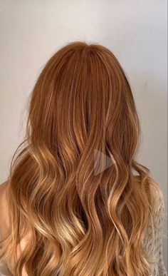 Strawberry Blonde Babylights, Healthy Vibes, Hairstyle Hacks, Honey Blonde Hair Color, True Spring, Curly Hair Photos, Beauty Corner