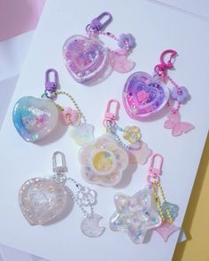 Resin Aesthetic, Resin Idea, Diy Resin Phone Case, Colorful Keychain, Diy Kandi, Diy Case, Acrylic Keychains, Epoxy Resin Crafts