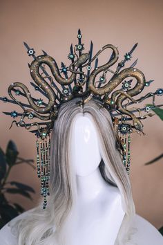 Cone Heads Costume, Medusa Couple Costume, Scary Mermaid Costume, Uncommon Halloween Costumes, Medusa Accessories, Diy Medusa Costume, Medusa Mask, Medusa Crown, Egyptian Halloween Costume