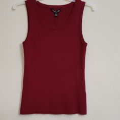 Lightweight Sleeveless Sweater , Would Be Cute Under A Blazer For Work Or On It's Own, Although It Looks Red In The Pics It's More Of A Deep Maroon , A Great Color For Fall Maroon Sweater Cotton, Deep Maroon, Sleeveless Sweater, Light Weight Sweater, Colorful Sweaters, Scoop Neck, Sweaters For Women, Cable, Blazer