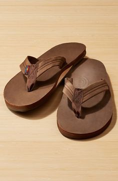 Rainbow Sandals (mocha, size large) Classic Flip Flops With Textured Footbed And Toe Post, Classic Toe Post Flip Flops With Leather Footbed, Classic Toe Post Flip Flops With Textured Footbed, Classic Leather Footbed Toe Post Flip Flops, Classic Leather Flip Flops, Classic Flip Flops With Textured Footbed, Classic Slip-on Beach Flip Flops, Classic Beach Slip-on Flip Flops, Classic Open Toe Flip Flops With Cushioned Footbed