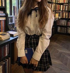 Russian Instagram, Modeling Job, Boarding School Aesthetic, Estilo Blair Waldorf, Estilo Preppy Chic, Preppy Girl, Email Id, Rory Gilmore, House Address