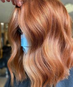 2023 Hair Ideas For Women, Natural Red With Blonde Money Piece, Best Hair Color For Pink Toned Skin, Blond Money Piece On Red Hair, Short Auburn Hair With Money Piece, Auburn With Money Piece, Light Strawberry Blonde Hair Balayage With Dark Roots, Copper Hair With Blonde Money Piece Bangs, Money Piece Copper Hair