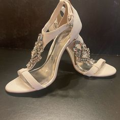 Ted Baker London Naiss Crystal Embellished Sandal. Size 38.5/7.5 Us. This Is The Perfect Shoe For A Wedding Or Formal Party. Brand New, Never Worn/No Shoe Box. It Does Have Some Marks As Seen In The Image. Chic Embellished Cream Heels, Chic Cream Embellished Heels, Champagne Embellished Open Toe Heels, Embellished Cream Heels For Evening, Evening Embellished Cream Heels, Embellished Cream Evening Heels, Cream Embellished Party Heels, Party Cream Embellished Heels, Glamorous Cream Heels For Evening