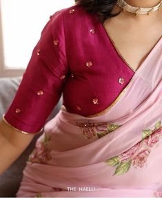 Violet Saree, Blouse Designs High Neck, Cotton Saree Blouse Designs, New Saree Blouse Designs, Traditional Blouse Designs, Fashionable Saree Blouse Designs