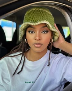 Crochet Outfits Black Women, Bucket Hat Fits, Campus Outfit, Crochet Bathing Suits, Casual Fashion Trends, Net Zero, Black Bucket Hat, Film And Tv, Hat Fits