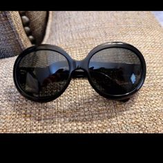 Vintage Rl Sunnies. Never Used And Come With Original Case. No Scratches. Elegant Black Round Sunglasses, Ralph Lauren Sunglasses, Vintage Ralph Lauren, Accessories Vintage, Sunglasses Accessories, Sunnies, Ralph Lauren, Women Accessories, Sunglasses