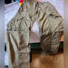 Low Waist Size 0 Cargo Pants From Garage Been Worn Twice Green Garage, Green Cargos, Garage Jeans, Cargo Pants Color, Pants Color, Low Waist, Waist Size, Shopping List, Army Green