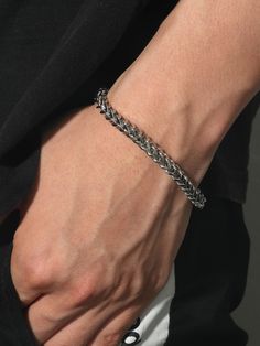 Silver Hand Bracelet, Men Bracelet Silver, Silver Bracelets For Men, Man Hands, Mens Chain Bracelet, Mens Fashion Jewelry, Mens Bracelet Silver, Pop Style, Gold Ring Designs