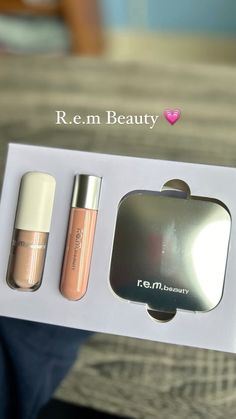 Ulta R.E.M Beauty Kit Bestseller by Ariana Grande Rem Beauty, R E M Beauty, Beauty Kit, M Beauty, Natural Makeup, Ariana Grande, Sephora, Best Sellers