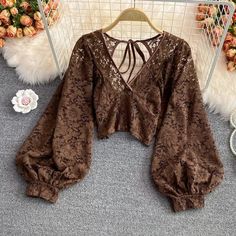 Women Lace Blouse, Haine Diy, Mode Hippie, Lace Blouse Long Sleeve, Estilo Hippie, Earthy Outfits, Sheer Lace Top, Puff Long Sleeves, Mode Inspiration