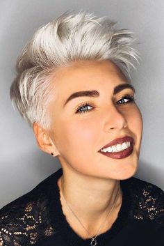 Oval Face Haircuts, Lazy Hairstyles, Short Haircut Styles, Oval Face Hairstyles, Trendy Short Haircuts, Oval Face, Girl Haircuts, Trendy Haircuts, Short Pixie Haircuts