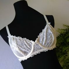 Nothing Is Wrong, It Just Ended Up Being Too Small On Me :) Cream Lace Bra With Lace Trim, Cream Lace Underwire Bra, Cream Underwire Bra With Delicate Lace, Elegant String Bra For Wedding, Elegant String Wedding Bra, Elegant Wedding String Bra, Wedding Bra With Cream Lace Trim, Cream Wedding Bra With Lace Trim, Wedding Cream Bra With Lace Trim