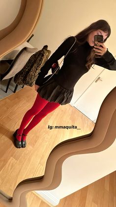 Classic Hollywood Glamour, Uni Outfits, Cold Outfits, Bubble Skirt, Fashion Tights, Winter Fits, Hollywood Glamour, Daily Outfits