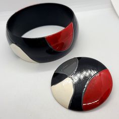 Handmade Painted Black Red White Wide Bangle Brooch Set Red Retro Brooch Jewelry, Retro Red Brooch Jewelry, 80s Jewelry, Black Red, Red White, Red And White, Rings For Men, Coconut, Black And Red