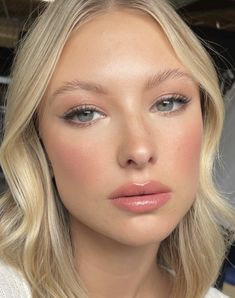 Wedding Makeup Blonde, Pale Skin Makeup, Fair Skin Makeup, Pale Makeup, Bridesmaid Hair Makeup, Bridal Makeup Natural, Wedding Day Makeup, Wedding Makeup Looks