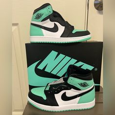 Air Jordan 1 Retro High Og 'Green Glow' Brand New Size 9 Air Jordan 1 Washed Teal, Nike Air Jordans Lime Green, Air Jordan 1 Retro High Og Panda, Green Air Jordans 1, Air Jordans Highs, Nike Jordan Air 1 Custom, Jordan 1 High Nike, Dark Green Air Jordan 1, Green Nike High Top Shoes