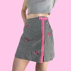 Y2K Black Gingham Floral Embroidered Midi Skort Skirt Zipper/clasp closure with a stretchy waist/material Has the cutest little bow on the side  Brand - Bamboo Traders  Tag size - 10P Seen on size small waist, 5'4 pinned Measurements (laying flat) Waist (no pull) 15 in - (taut) 17.25 in Length - 15.25 In Hip - 19.25 in Recommend for a 31/32" waist #coquette #fairyskirt #floralskirt #y2kskort #whimsygoth Gingham Mini Skort For Spring, Fitted Gingham Mini Skirt, Spring Gingham Mini Skort, Fitted Houndstooth Skirt, Plaid Cotton Mini Bottoms, Retro Plaid Mini Bottoms, Retro Plaid Mini-length Bottoms, Mini Length Bottoms With Houndstooth Pattern For Spring, Cotton Gingham Mini Skirt